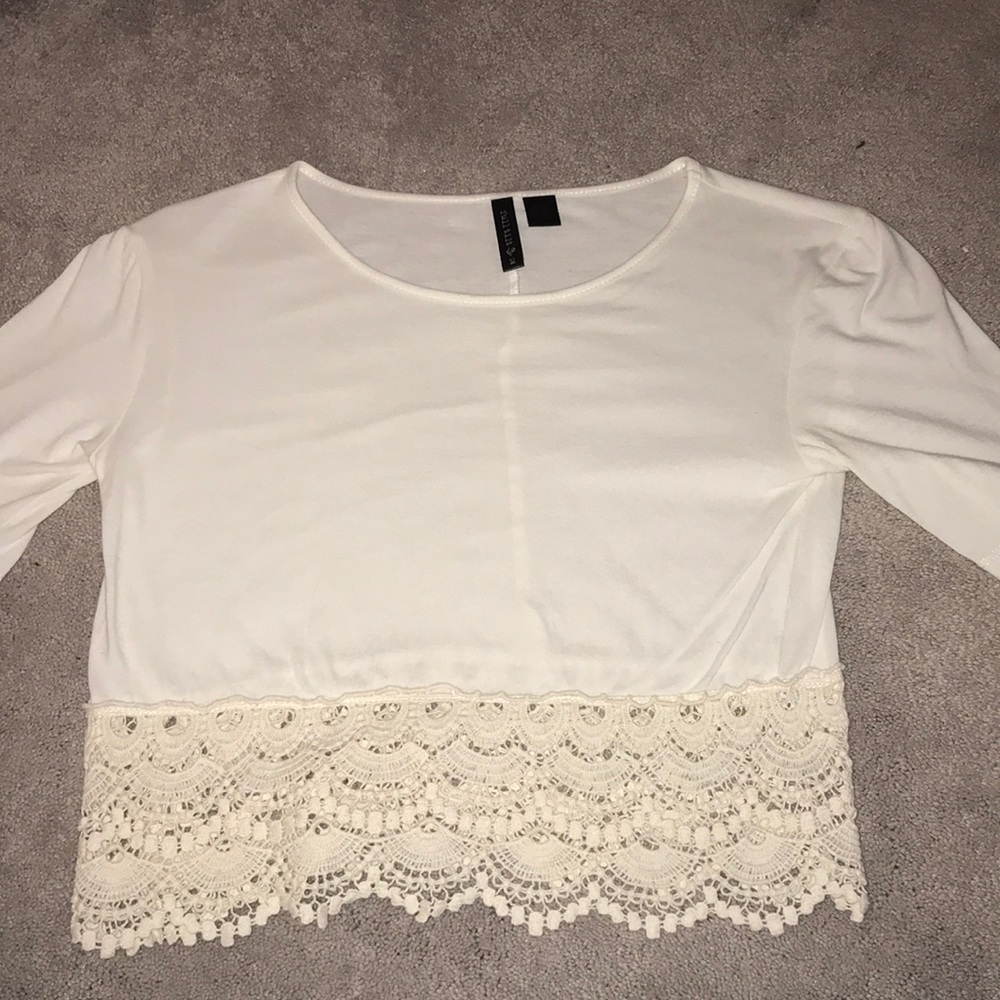 Off white shirt with crochet bottom